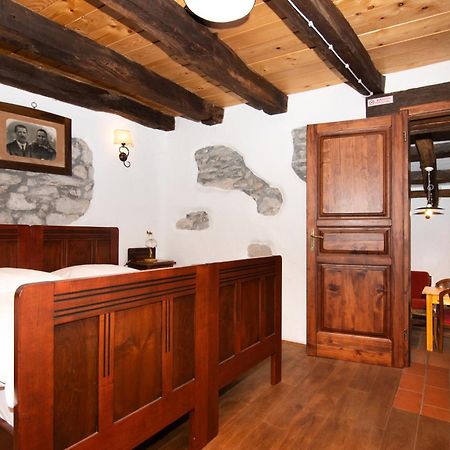 Apartments Valentinus 1800 Sežana Zewnętrze zdjęcie