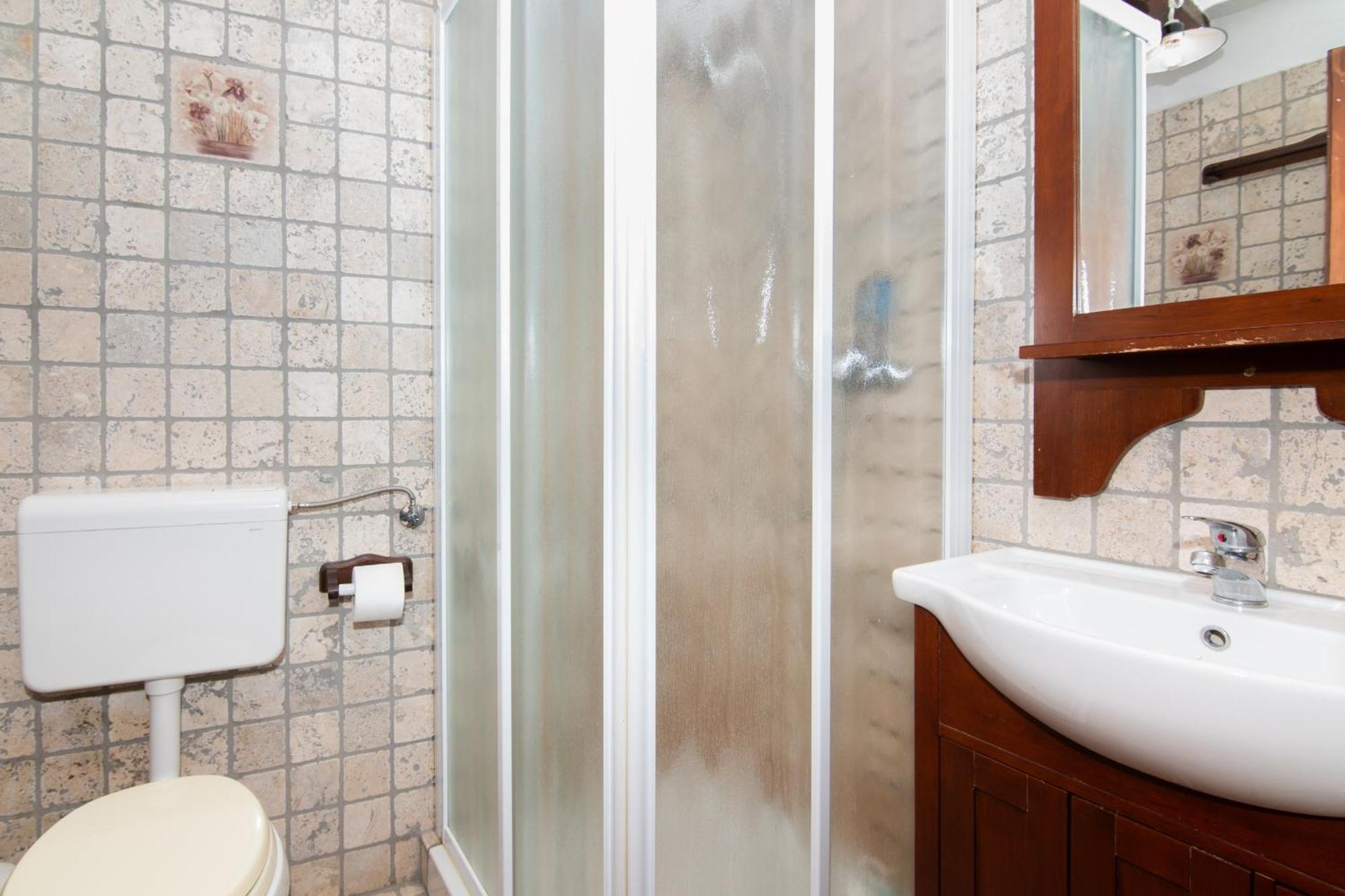 Apartments Valentinus 1800 Sežana Zewnętrze zdjęcie