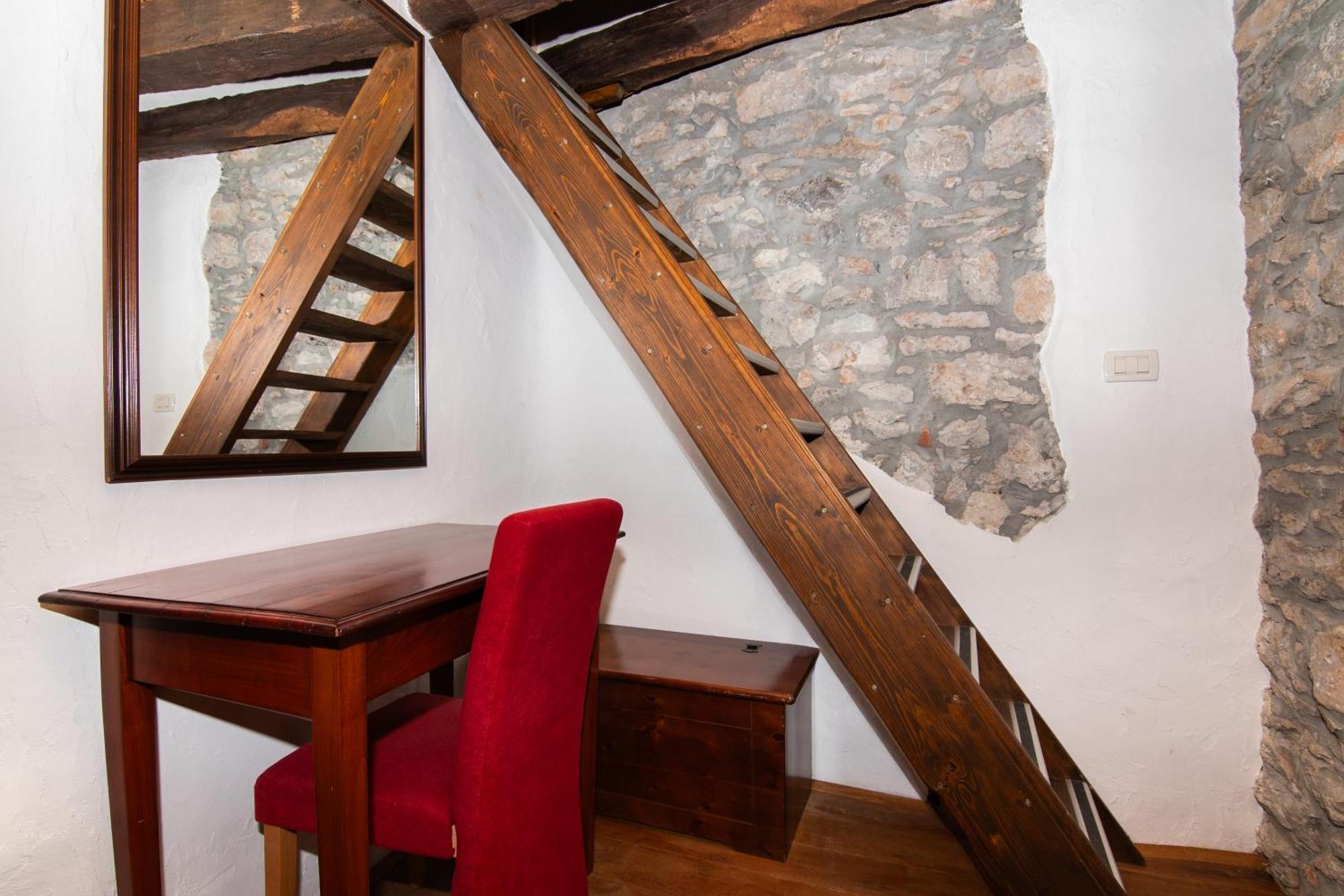 Apartments Valentinus 1800 Sežana Zewnętrze zdjęcie