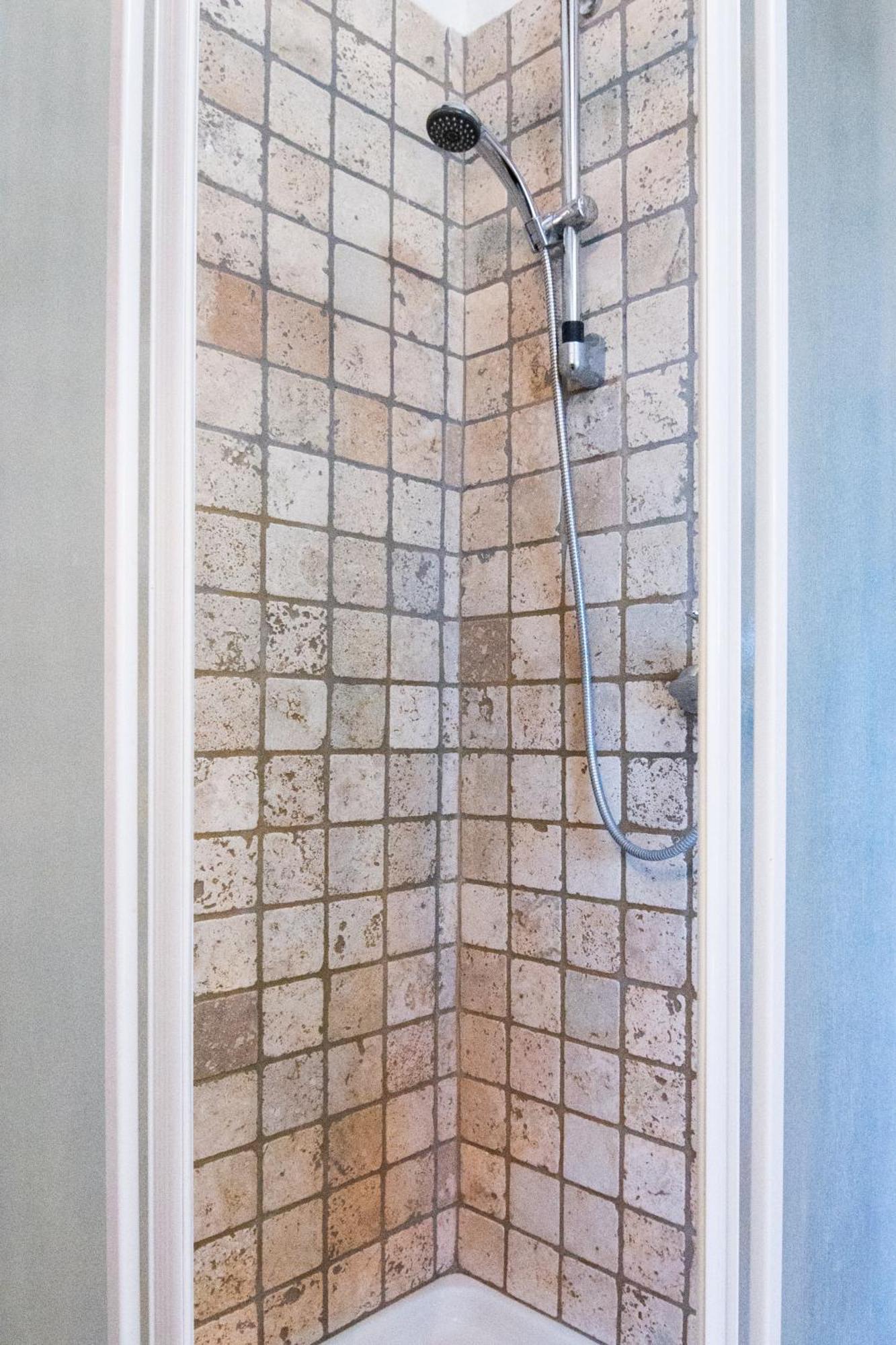 Apartments Valentinus 1800 Sežana Zewnętrze zdjęcie