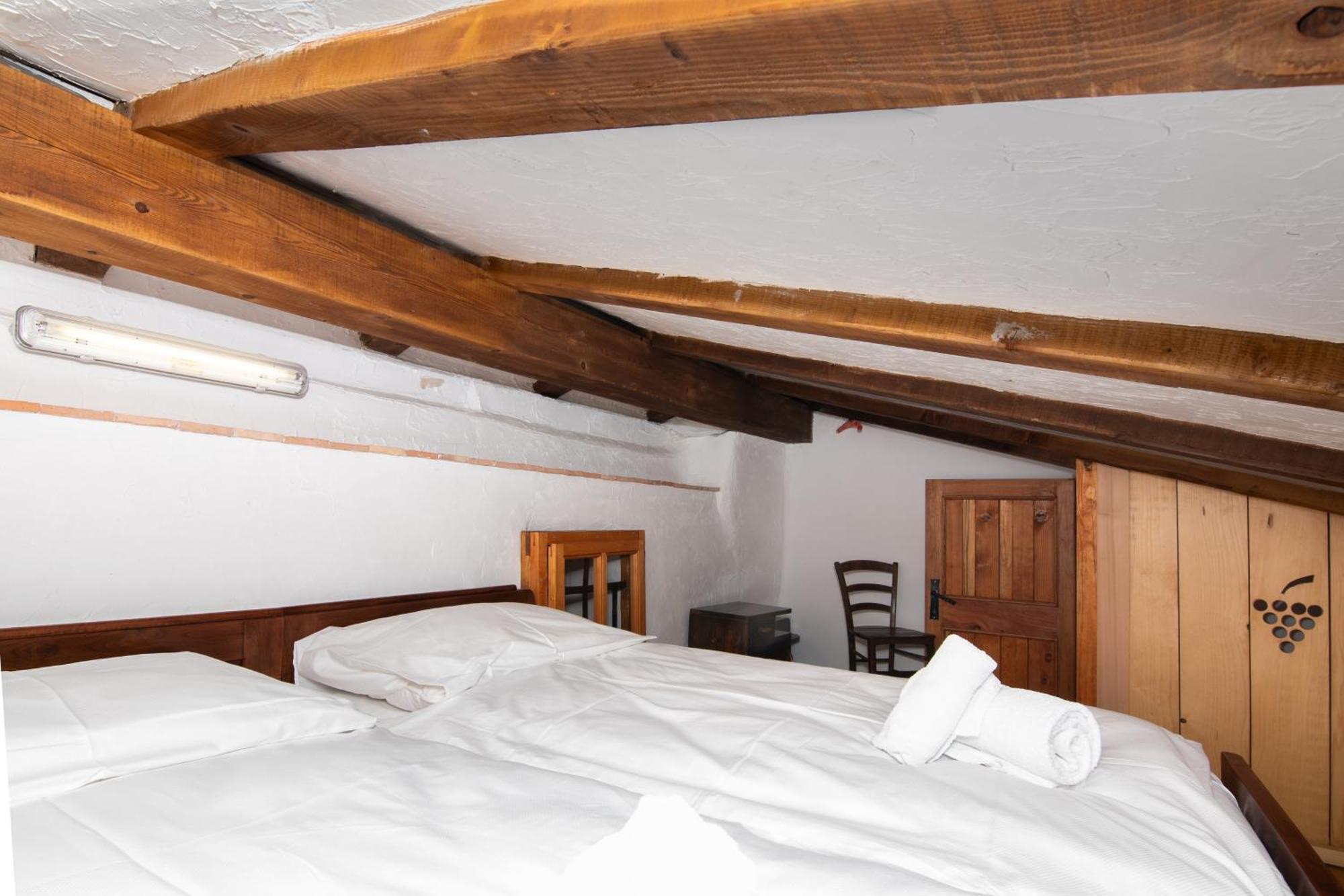 Apartments Valentinus 1800 Sežana Zewnętrze zdjęcie