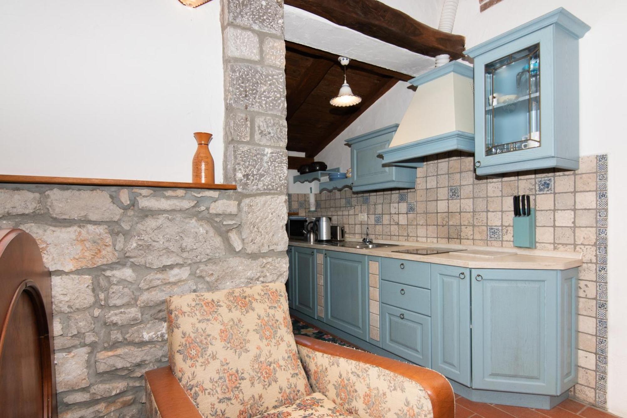 Apartments Valentinus 1800 Sežana Zewnętrze zdjęcie