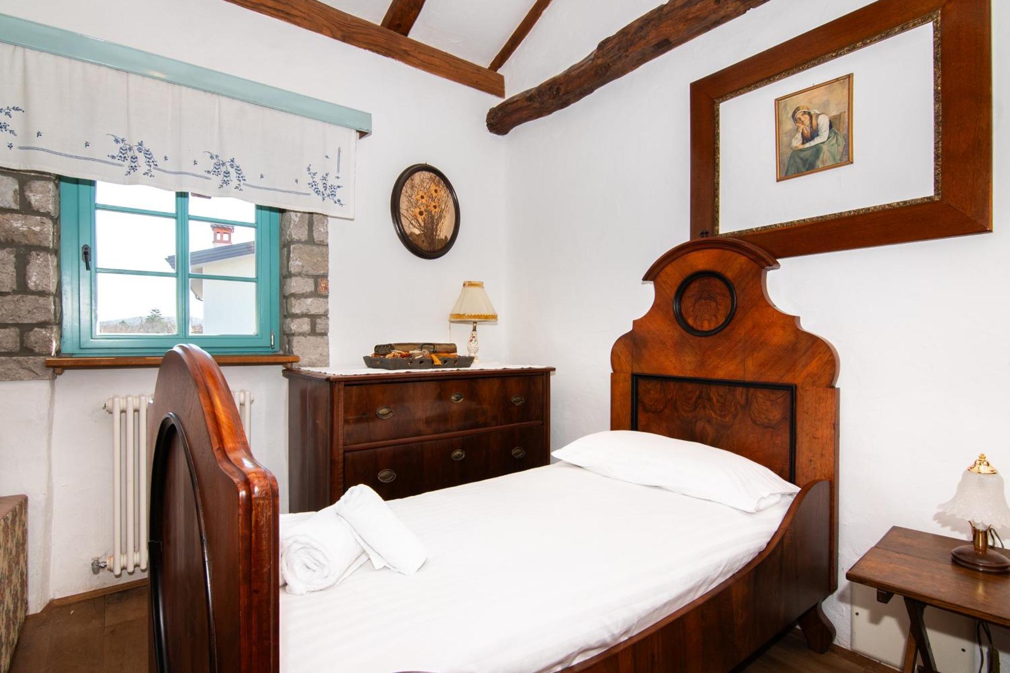 Apartments Valentinus 1800 Sežana Zewnętrze zdjęcie