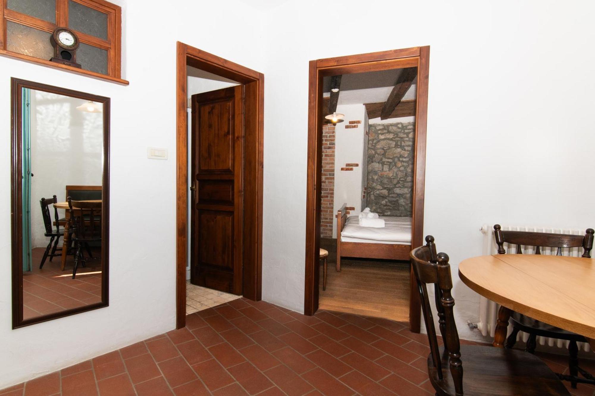 Apartments Valentinus 1800 Sežana Zewnętrze zdjęcie