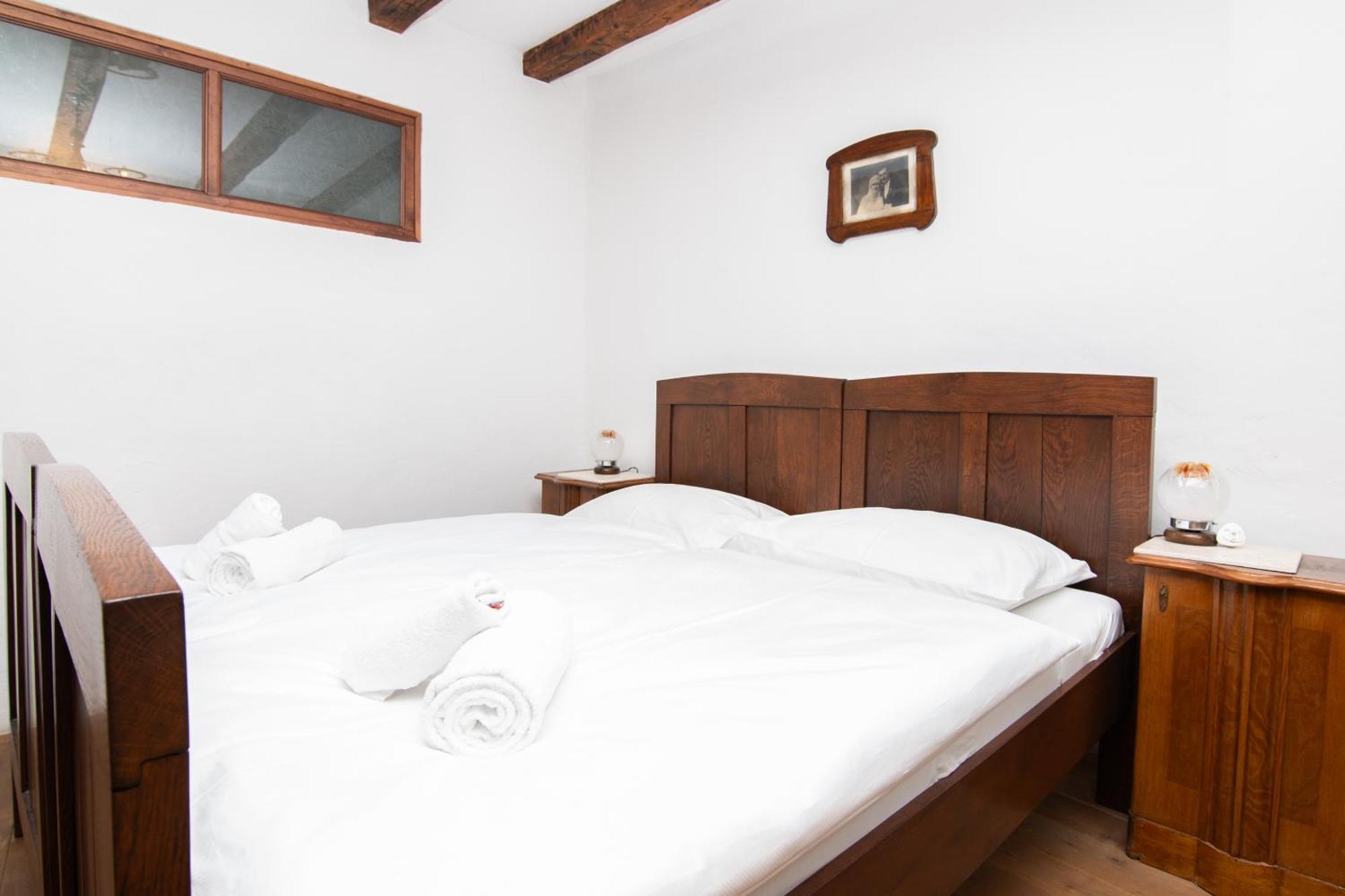 Apartments Valentinus 1800 Sežana Zewnętrze zdjęcie