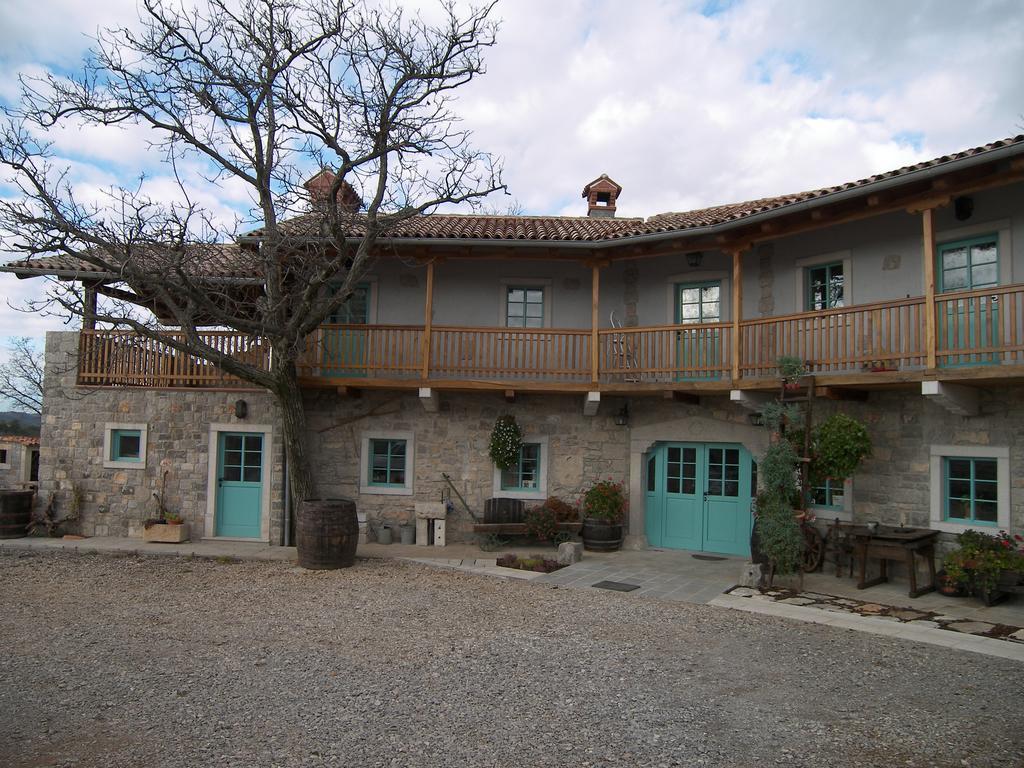 Apartments Valentinus 1800 Sežana Zewnętrze zdjęcie
