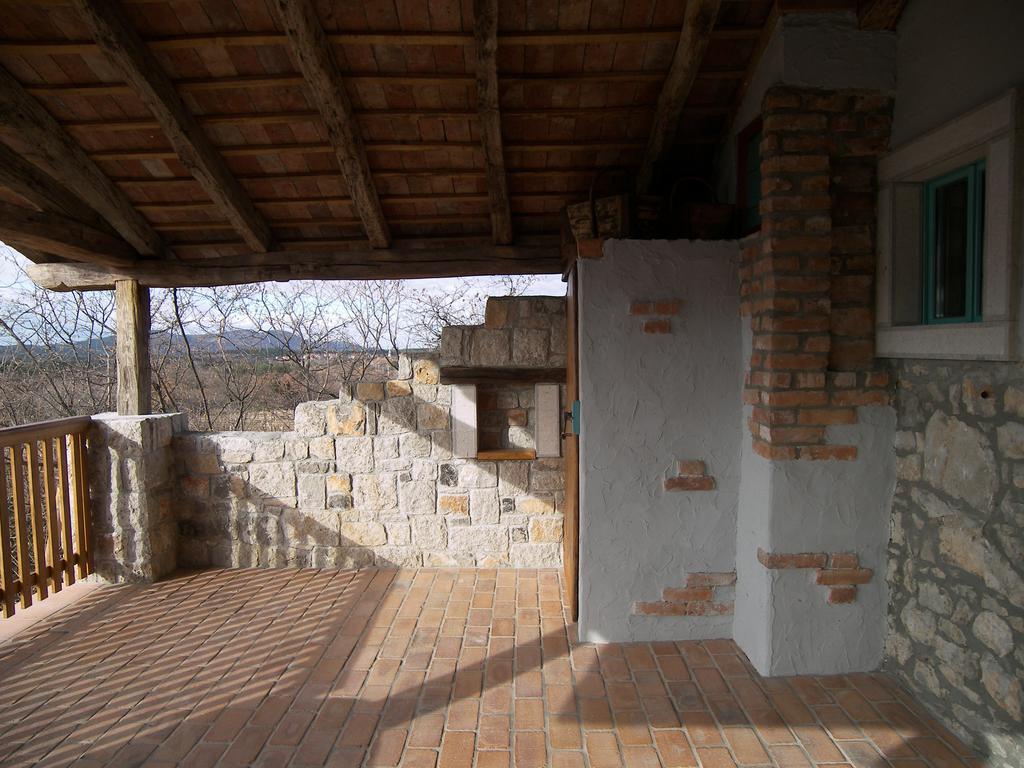 Apartments Valentinus 1800 Sežana Zewnętrze zdjęcie