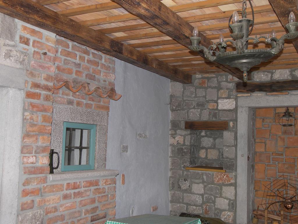 Apartments Valentinus 1800 Sežana Zewnętrze zdjęcie